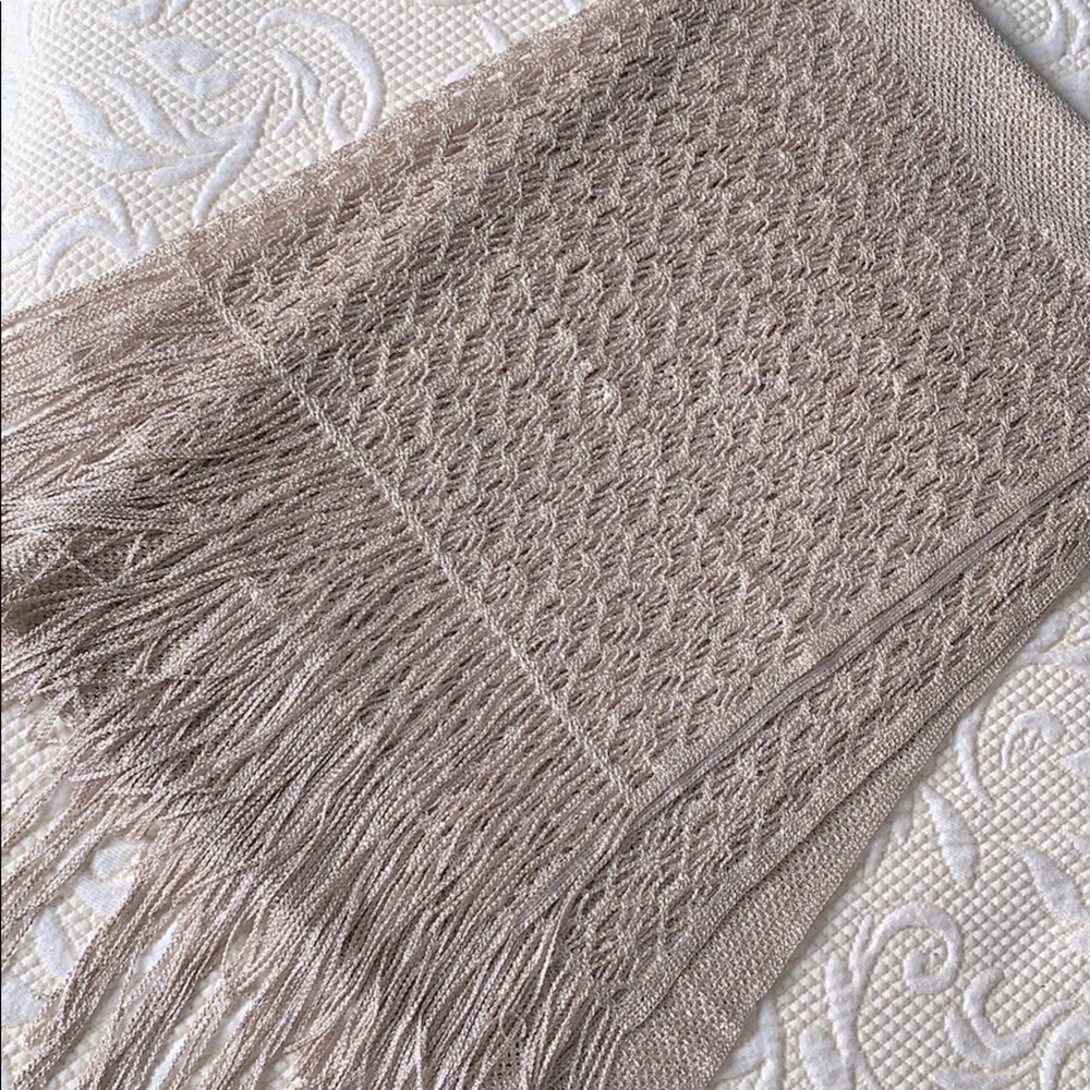 Elegant Blush and Gold Cejon Scarf